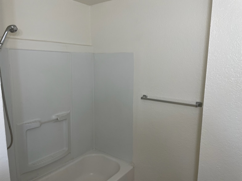 Building Photo - 32350 Rancho Vista Dr