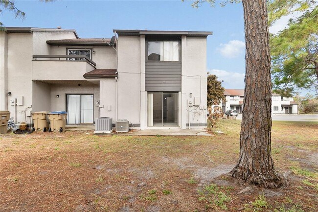 Building Photo - 204 Eden Ln