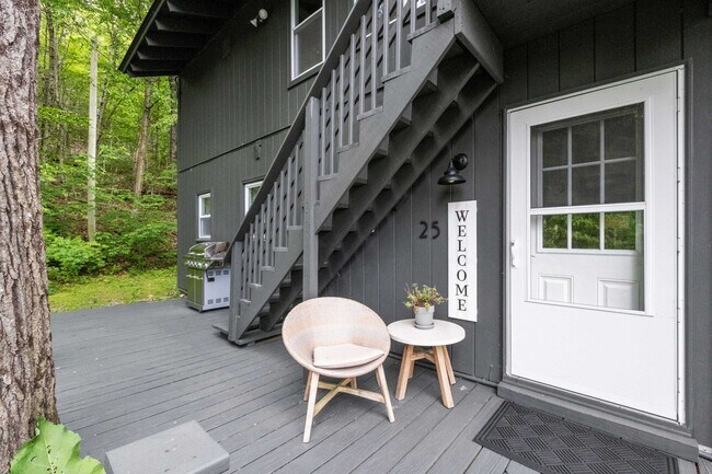 Building Photo - 25 Hilltop Dr