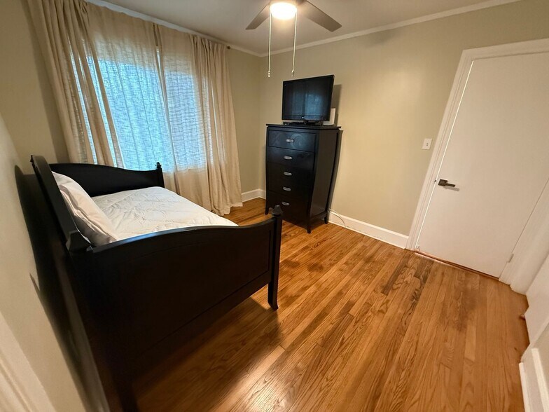 Building Photo - 2668 Madden Dr