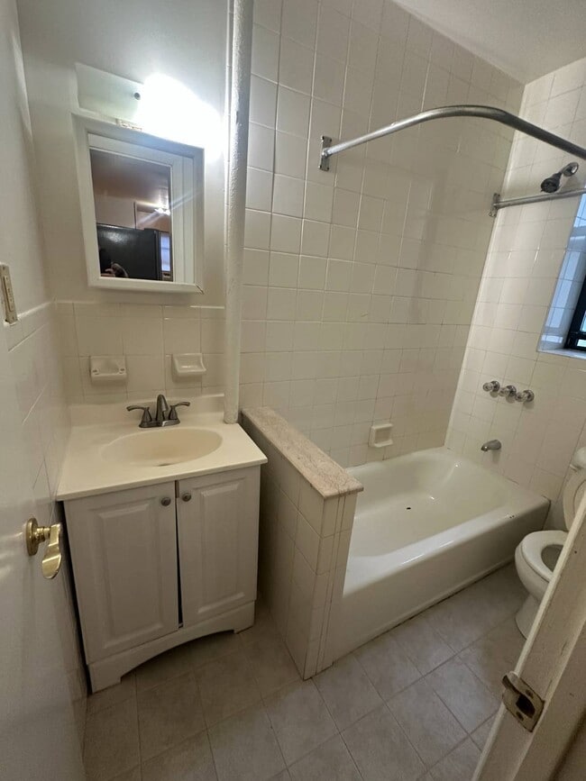 Building Photo - 31-46-46 35th St