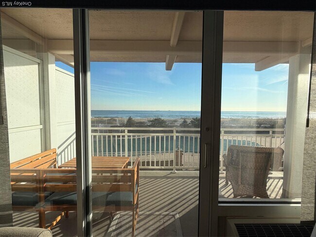 Building Photo - 830 Shore 2O