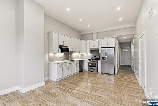 Building Photo - 12 Dempsey Ave