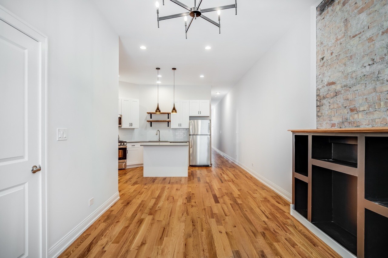 Building Photo - 5407 S Harper Ave