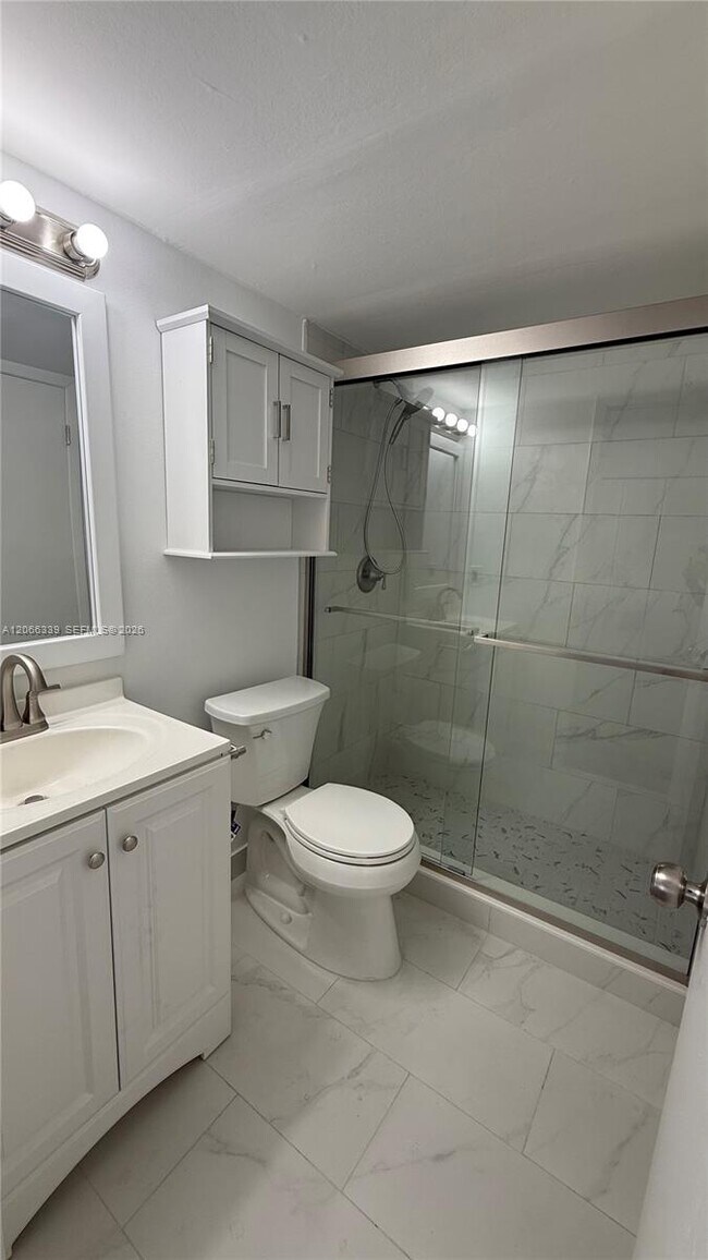 Building Photo - 2750 W 63rd Pl