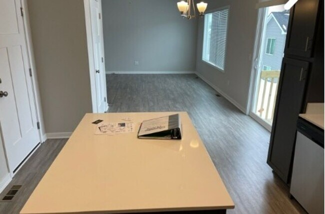 Building Photo - Spacious 3BR 2.5ba house in Waukee, available NOW!
