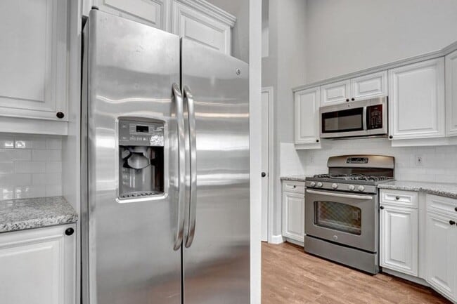 Building Photo - 1097 Egret Cir N