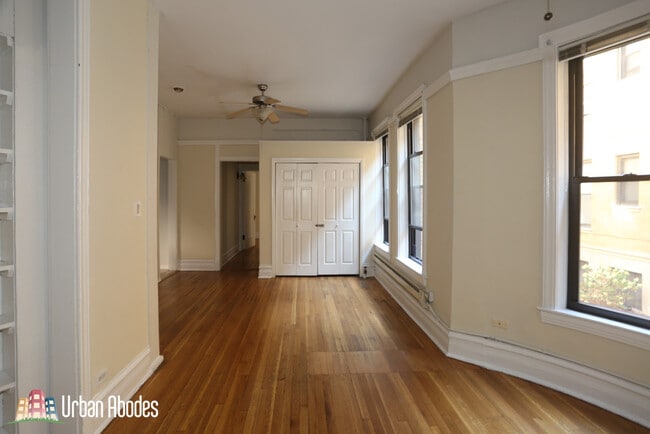 Building Photo - 1220 N Dearborn St