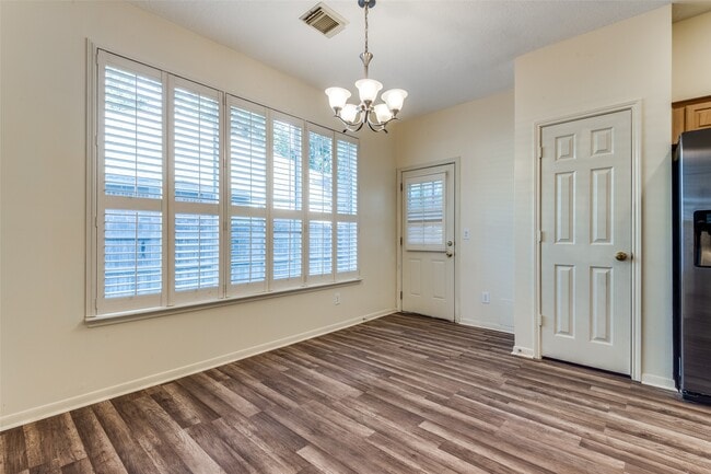 Building Photo - 127 S Winterport Cir