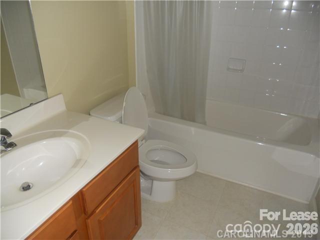 Building Photo - 10675 Hill Point Ct