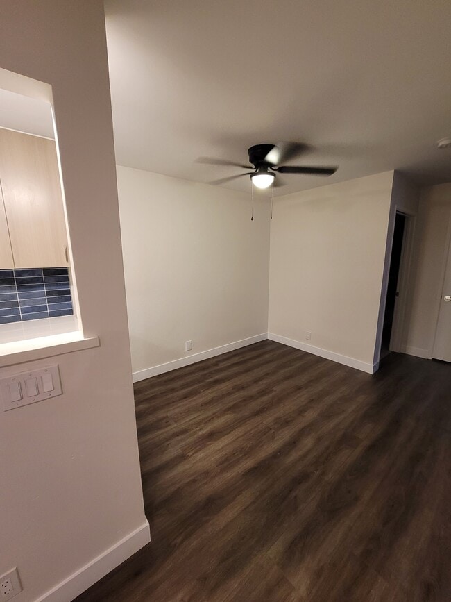 Building Photo - 745 E Bradley Ave