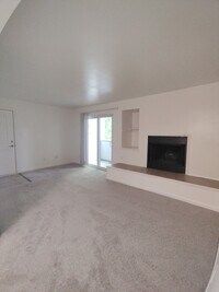 Building Photo - 600 Reusens Rd