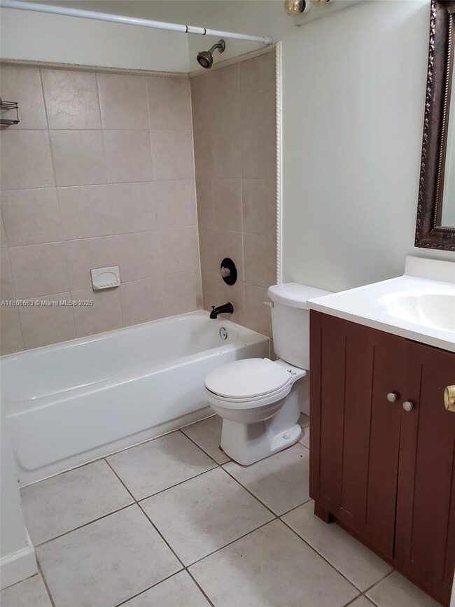 Building Photo - 1154 Coral Club Dr