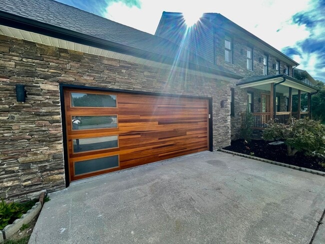 Building Photo - Gorgeous One of a Kind Home! - Available Now!