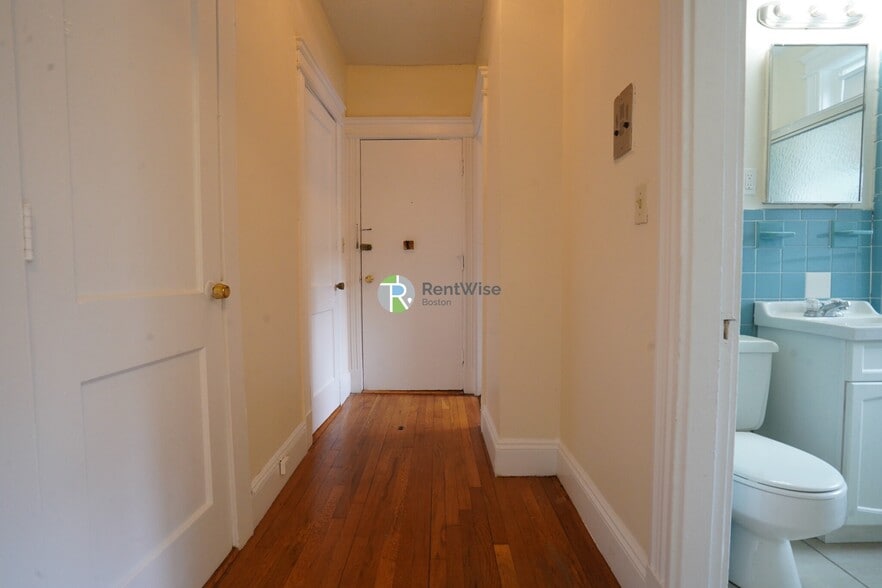 Building Photo - 1152 Commonwealth Ave