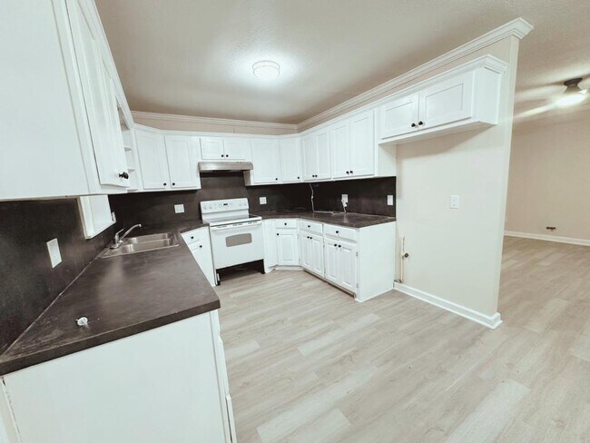 Building Photo - 29223 AR-84