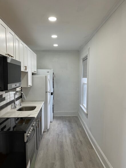 Building Photo - 75 Kearney St