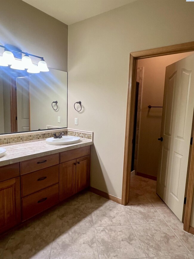 Building Photo - Riverwalk Village Condo