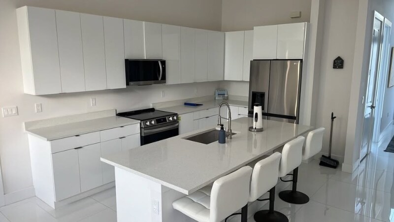 Building Photo - 4320 30th Ave SE