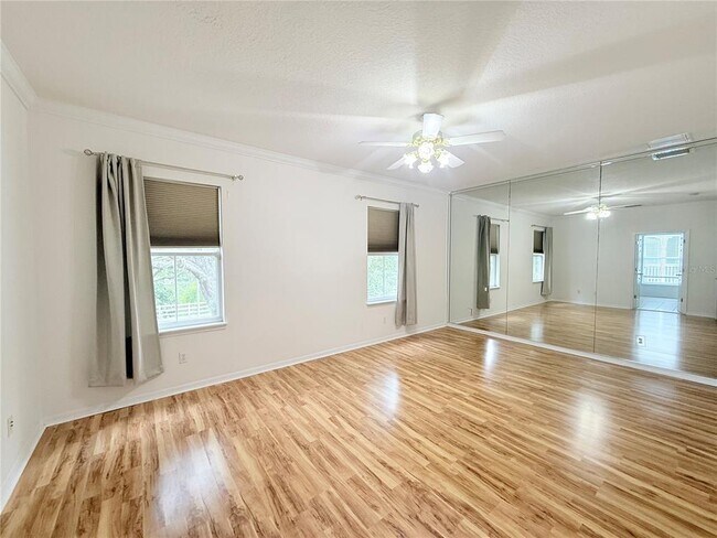 Building Photo - 902 Waterside Dr