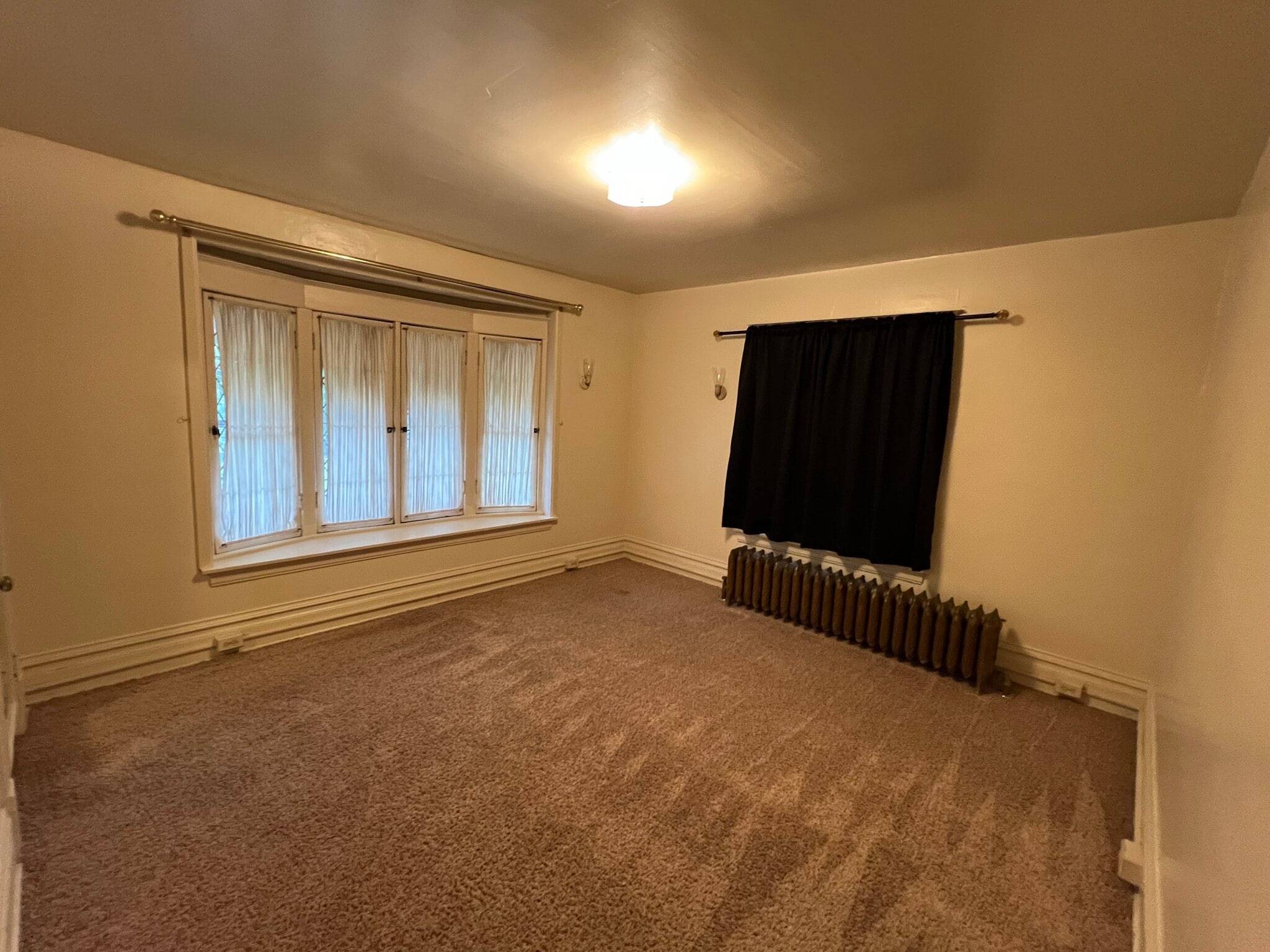 Building Photo - 222 Lafayette Ave NE