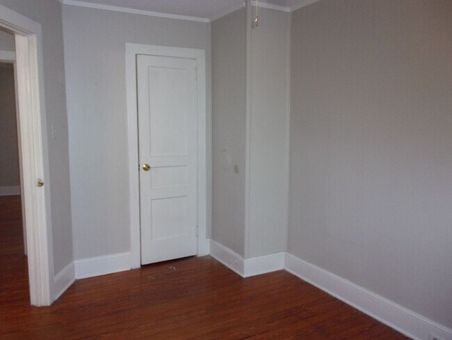 Building Photo - 1050 Ebenezer Ave Ext