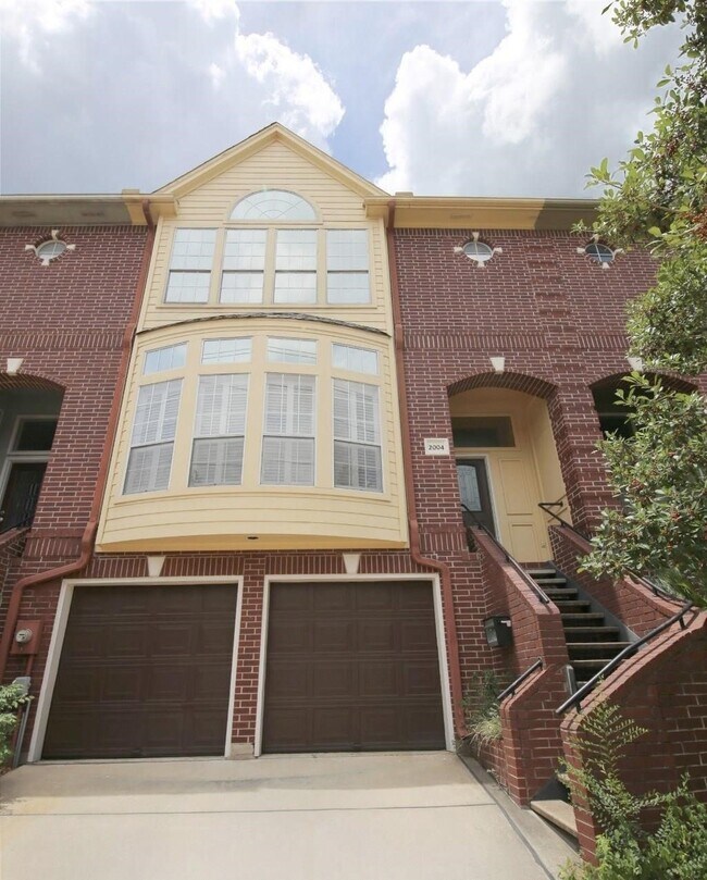 Primary Photo - 2004 McDuffie St