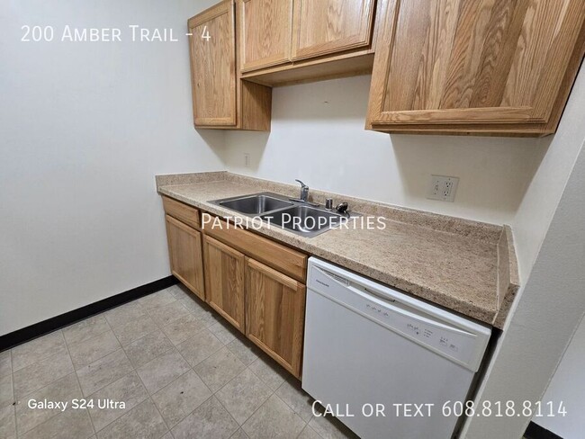 Building Photo - 200 Amber Trail
