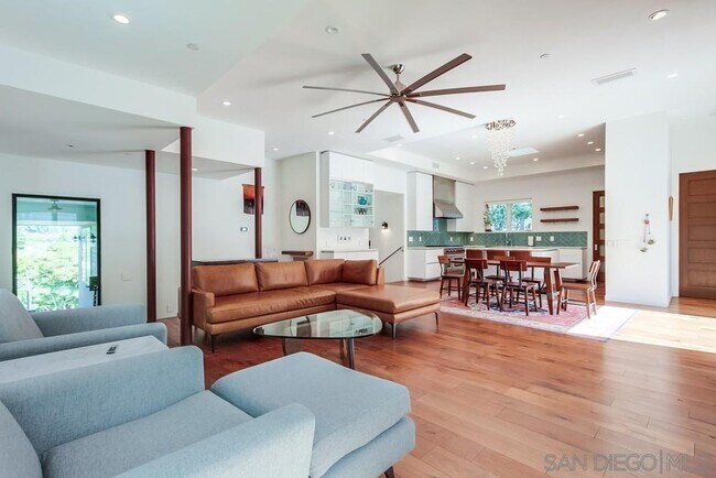 Building Photo - 738 Castro St