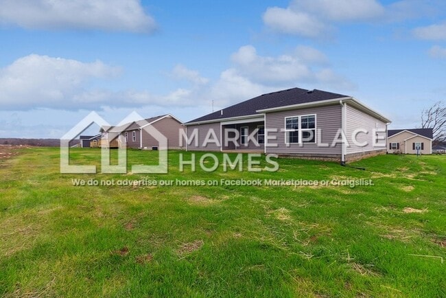 Building Photo - 441 Deluth Dr