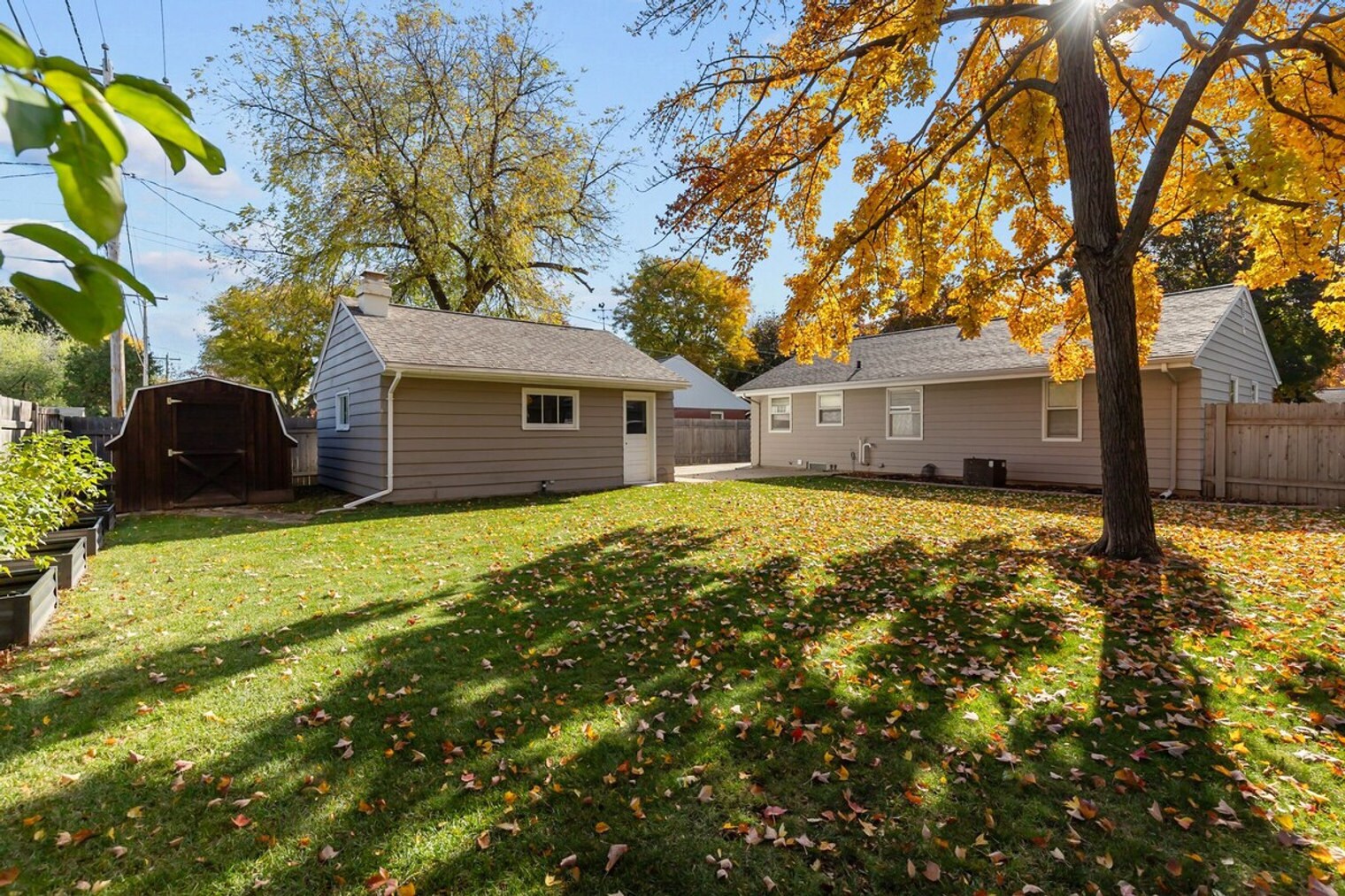 Building Photo - 810 E Pershing St