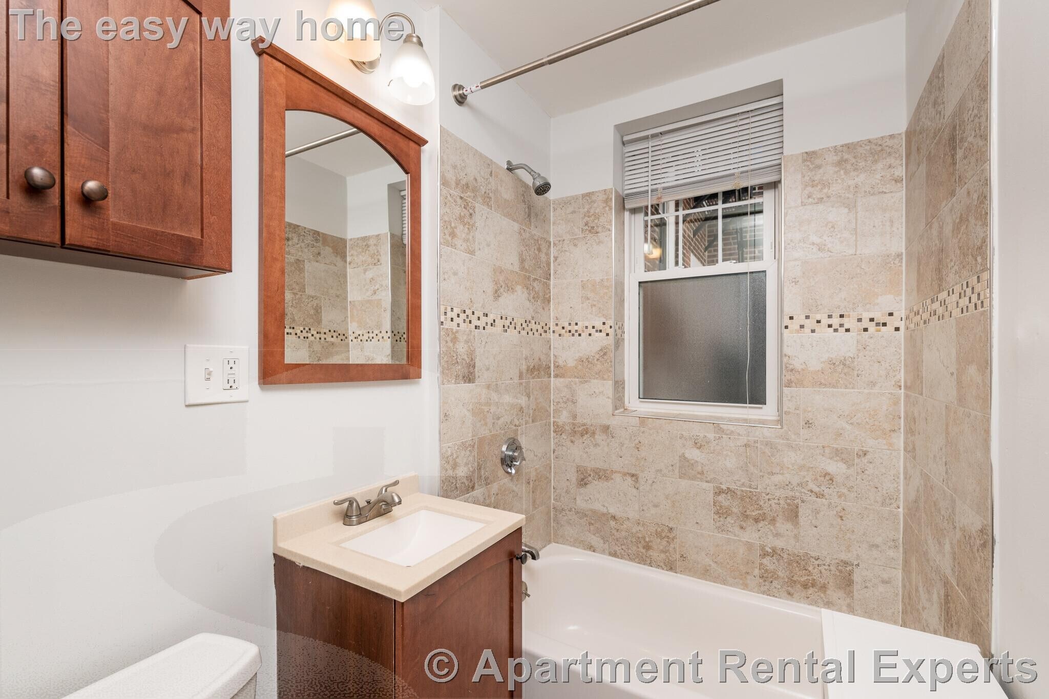 Building Photo - 286 Chestnut Hill Ave