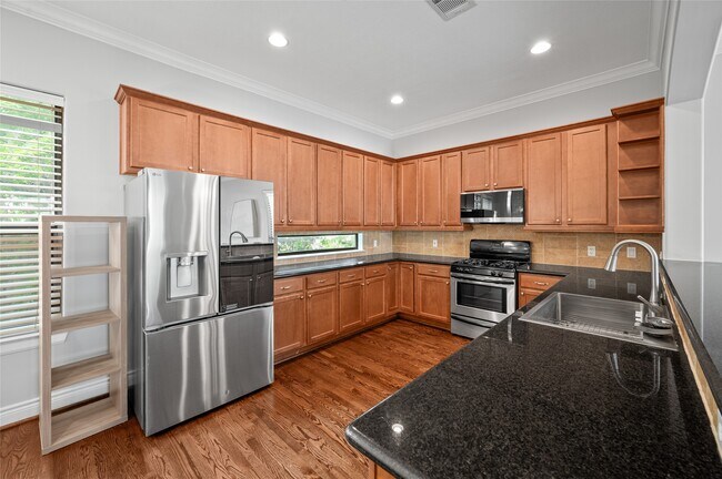 Building Photo - 1409 Rosedale St