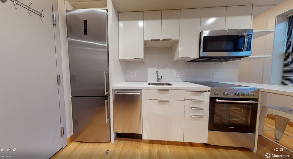 Building Photo - 114 Mount Auburn St