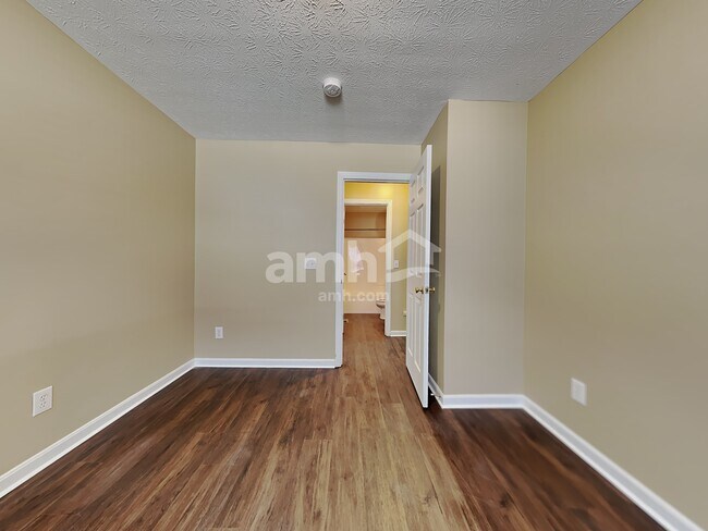 Building Photo - 4435 Hawk Watch Way
