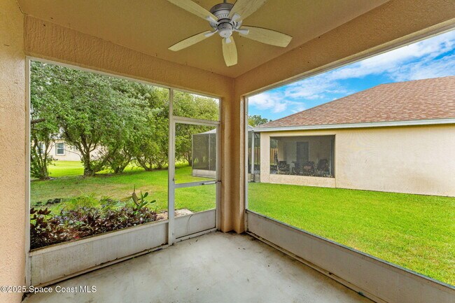 Building Photo - 1774 Sun Gazer Dr