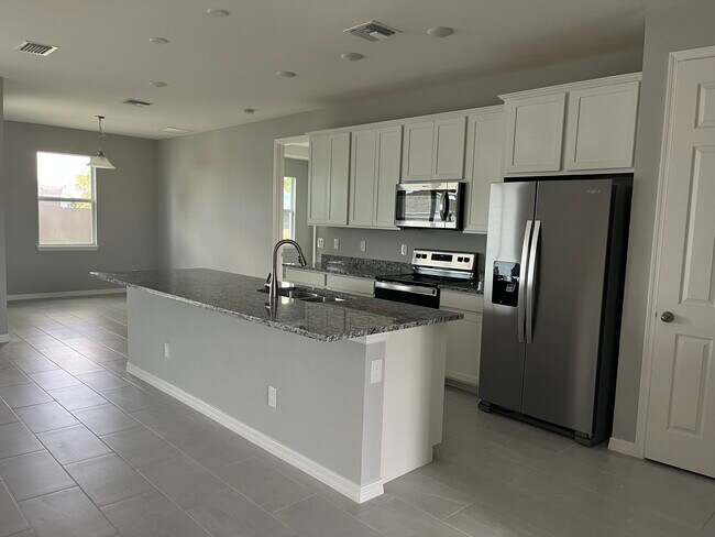 Building Photo - 1217 SW 34th Ter