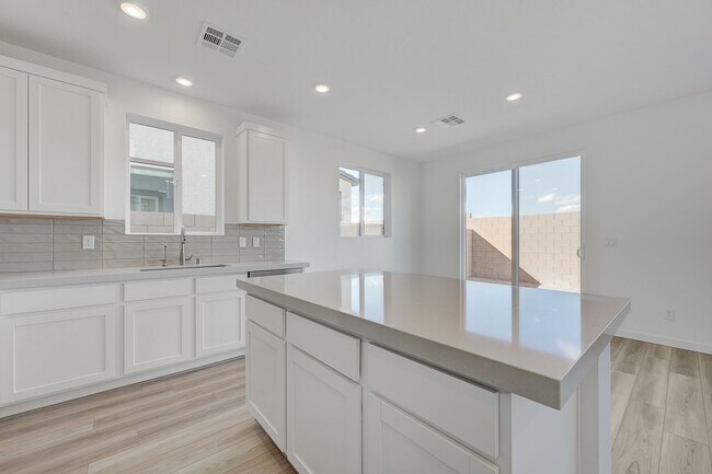 Building Photo - 8484 W Agate Ave