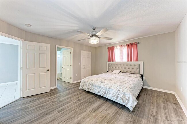 Building Photo - 5453 Colony Lake Ln