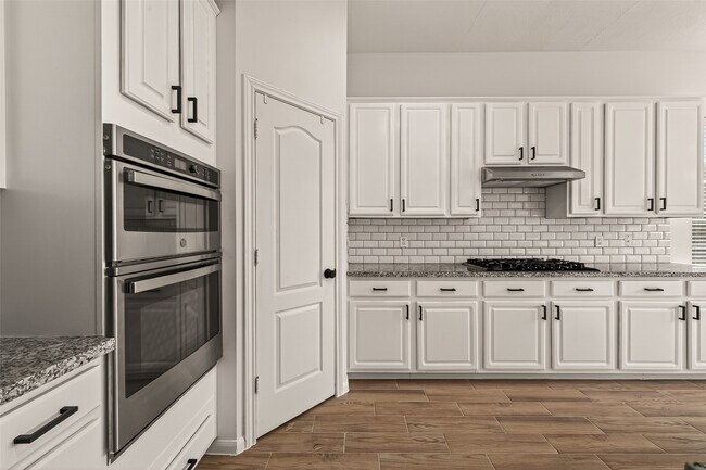 Building Photo - 3206 Shadowfern Ct