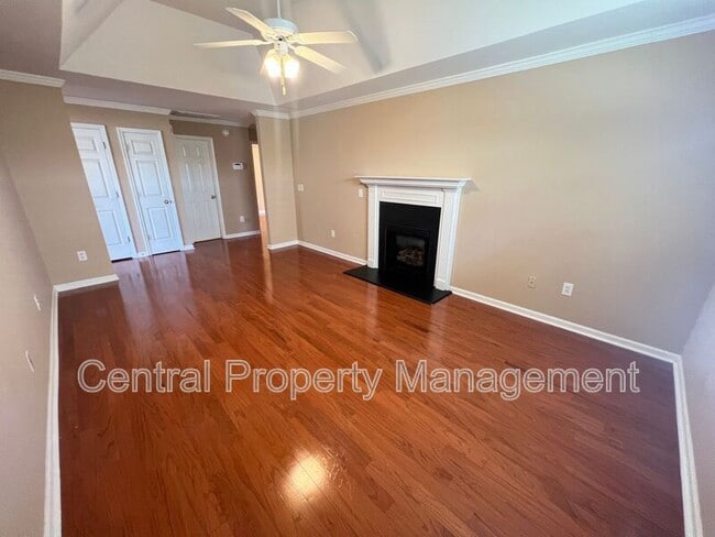 Building Photo - 409 Falling Rock Way