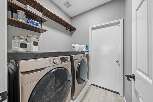 Building Photo - 18210 Juniper Creek Ln