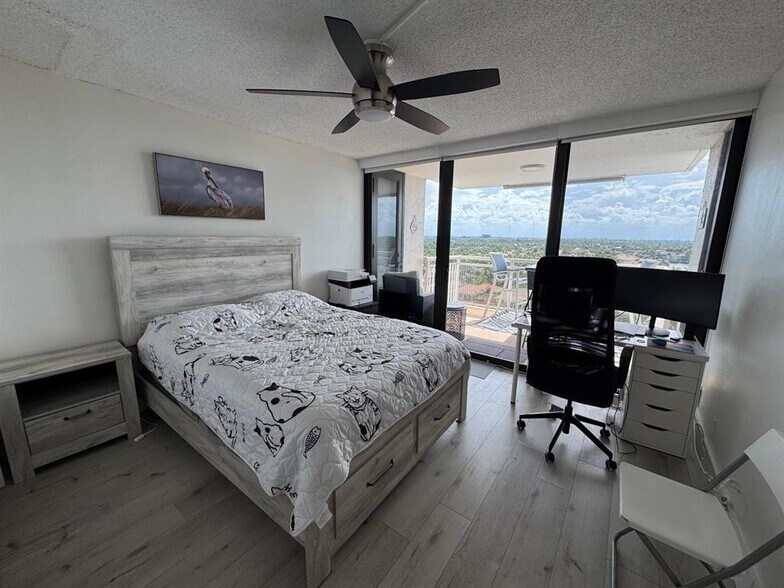 Building Photo - 1600 S Ocean Dr