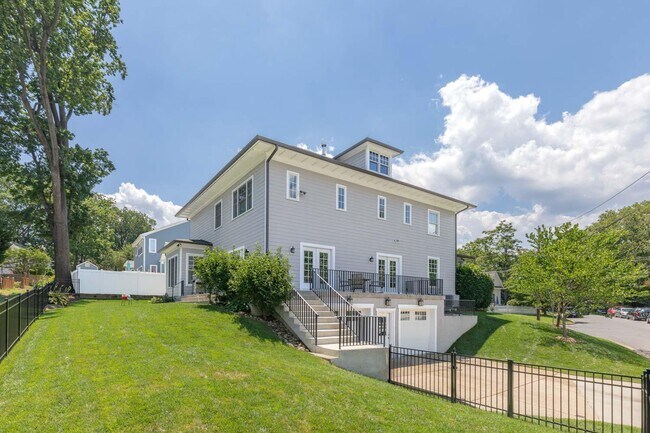 Building Photo - 4917 Bayard Blvd