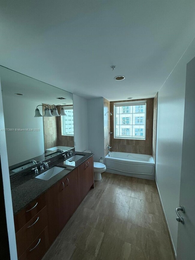 Building Photo - 300 S Biscayne Blvd