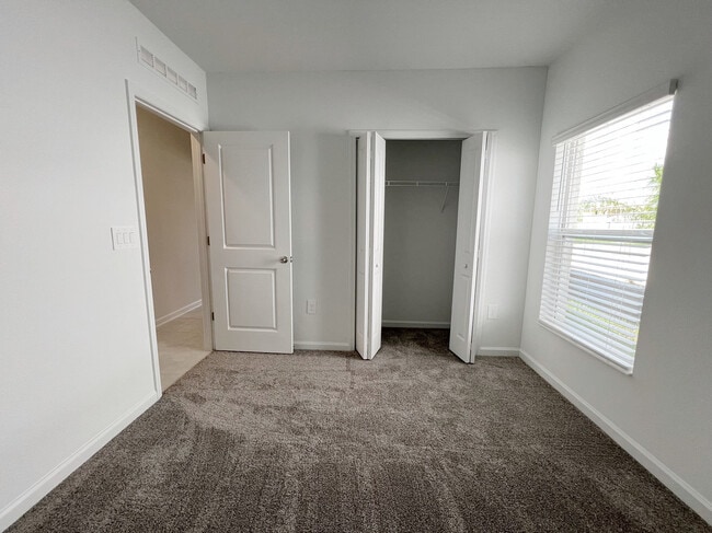 Building Photo - 317 Singing Sands Cir