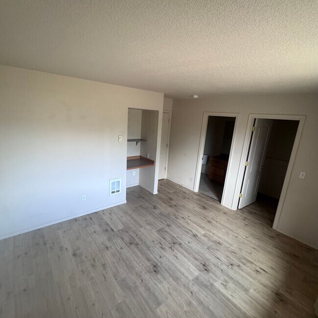 Building Photo - 2382 NE Mary Rose Pl