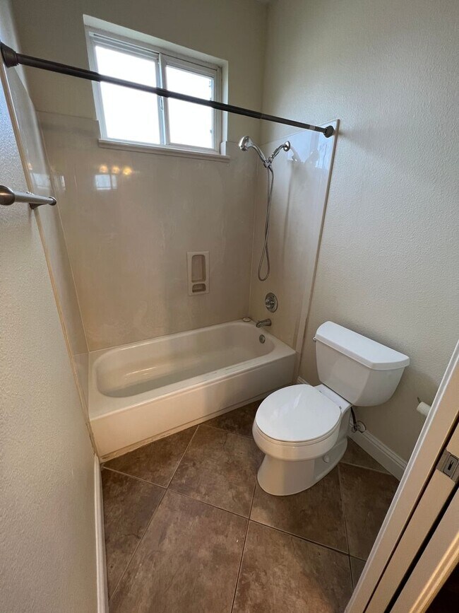 Building Photo - Gorgeous Private large lot in Rocklin!