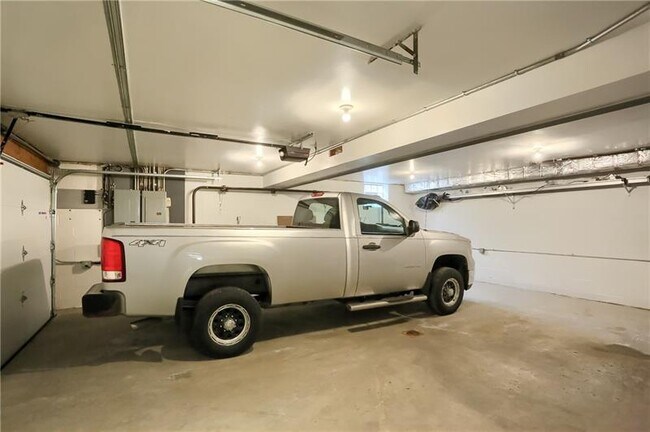 Building Photo - 316 Tarragonna St