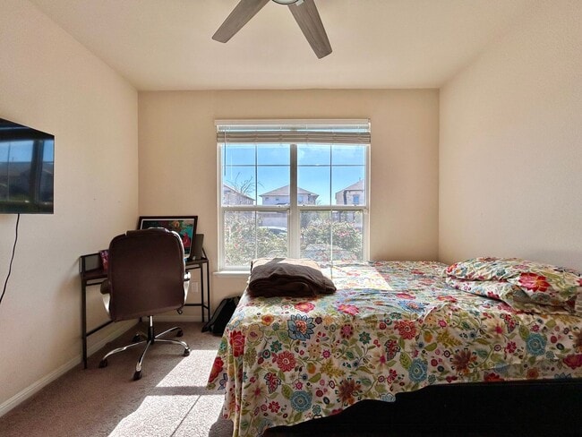 Building Photo - 445 Arrowhead Vine St